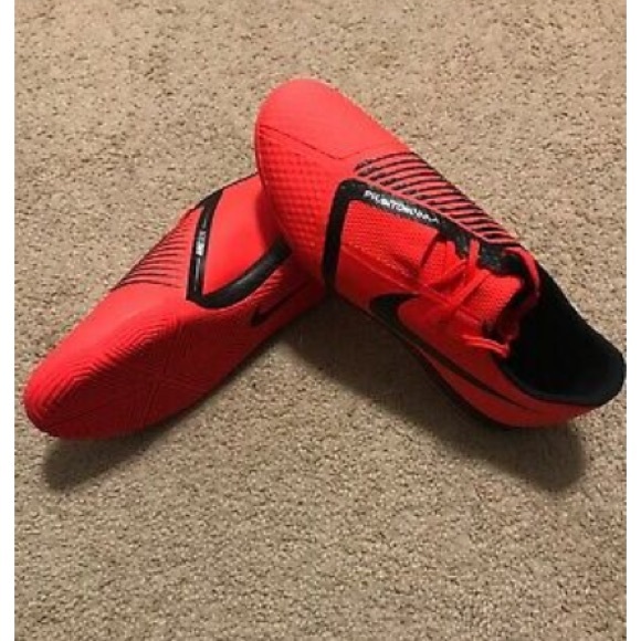NWOT Nike phantom venom academy indoor cleats 10.5